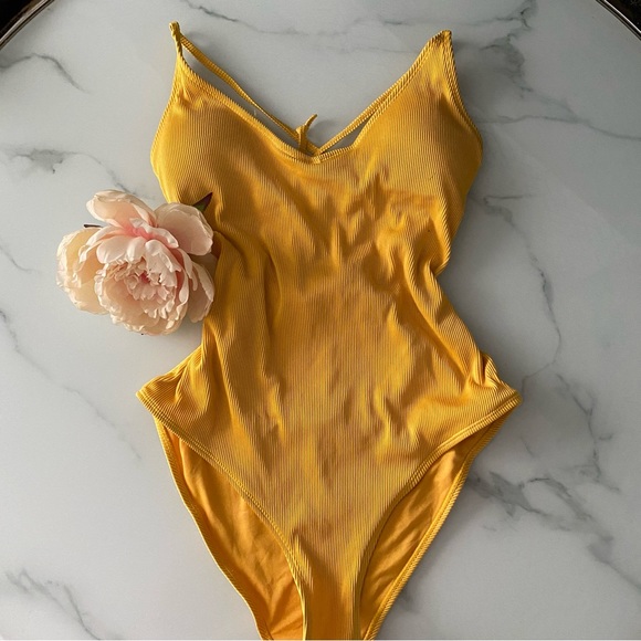 Ardene Swim yellow back lace up one piece bathingsuit - Picture 6 of 6